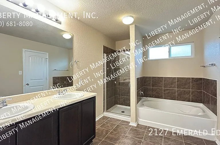2127 Emerald Edge — Photo 27