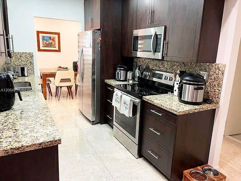 955 NW 106th Avenue Cir — Photo 10