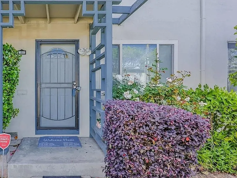 407 Craven Ct — Photo 2