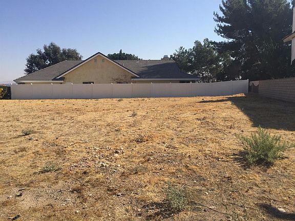 4th image of 17975 Wildwood Dr