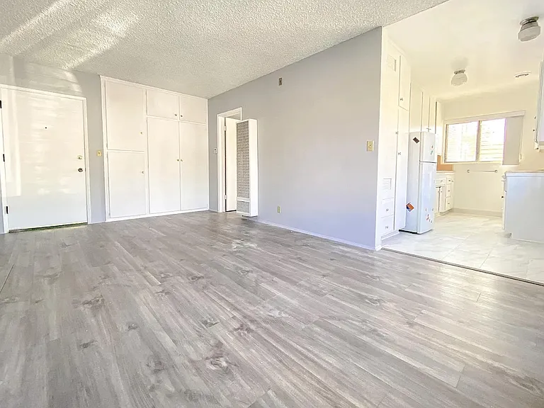3002 Honolulu Ave #9 — Photo 2