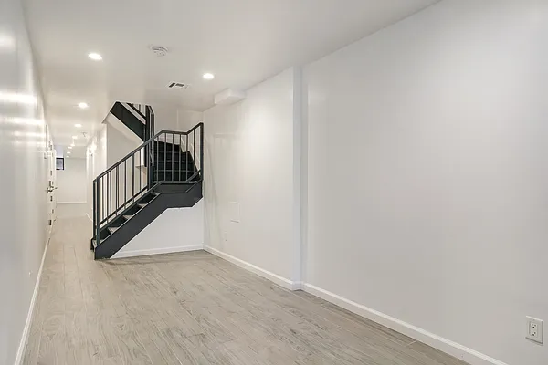 Rented by Bond New York | media 16