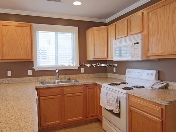 5 Kitchen View 2_04132018