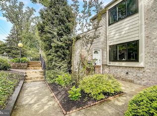 200 S Roberts Rd APT B1, Bryn Mawr, PA 19010