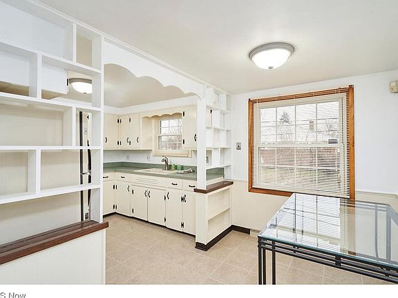 4th image of 1292-1294 Zwick Ave