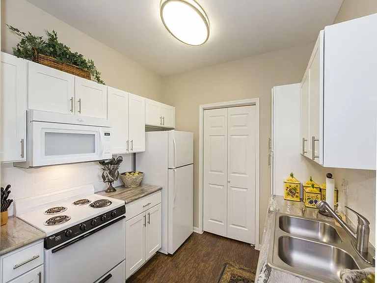 4350 Mira Linda Point — Photo 6