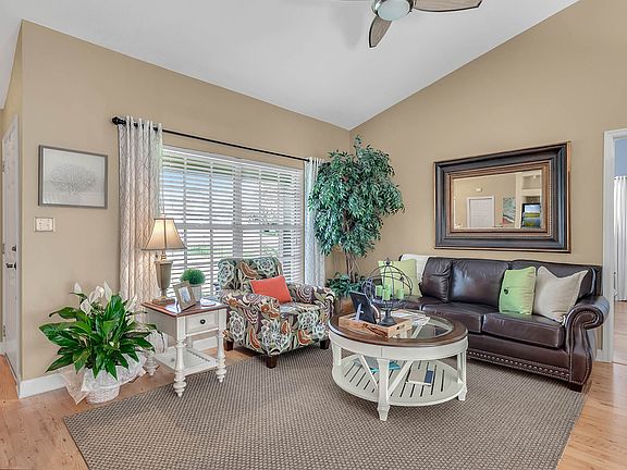 4th image of 10336 Madison Park Ct
