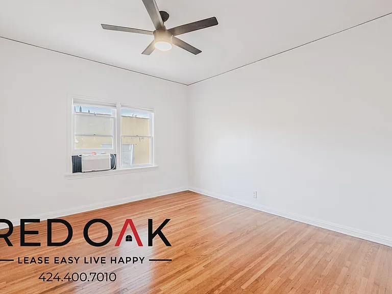 180 S Sycamore Ave #201 — Photo 14