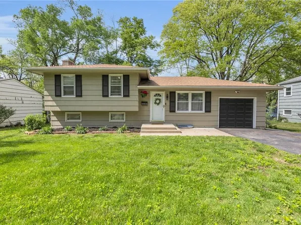 10806 W 71st Pl, Shawnee, KS 66203