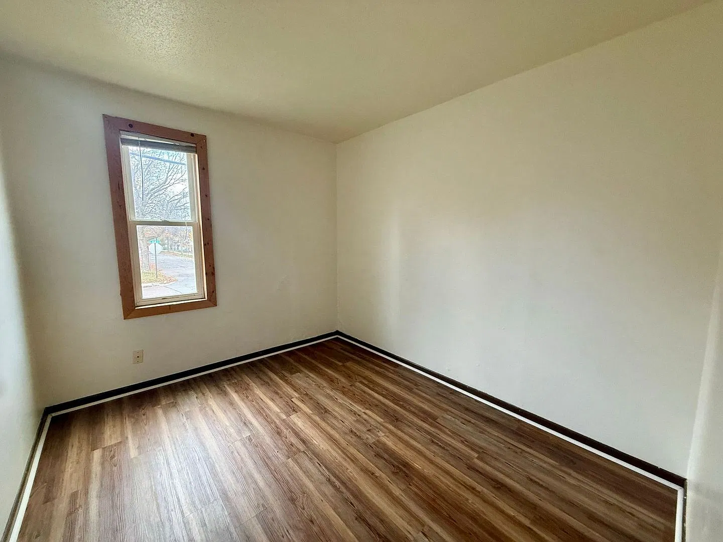 615 Elm St — Photo 4