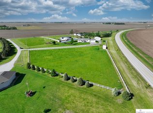 1539 Highland Cir, Nickerson, NE 68044