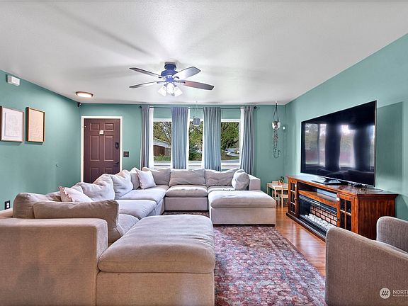 4th image of 110 NE Kathys Drive