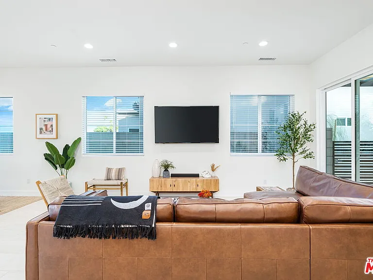 1605 3/4 Candela Ct — Photo 5