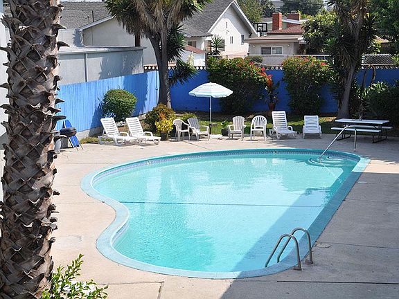 3rd image of 3900 Redondo Beach Blvd #8