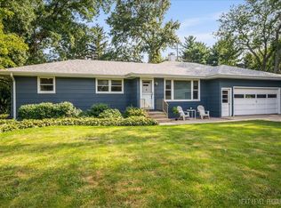 634 Considine Rd, Geneva, IL 60134