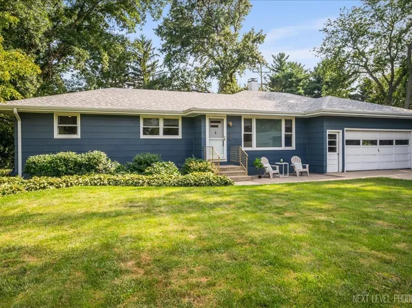 634 Considine Rd, Geneva, IL 60134