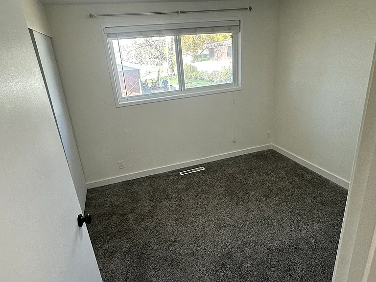 268 E 3100 N #1 — Photo 9