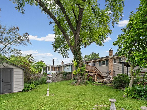 4th image of 22W381 2nd St
