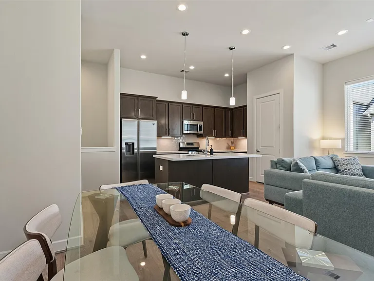 126 Knightsbridge Park Ln — Photo 4