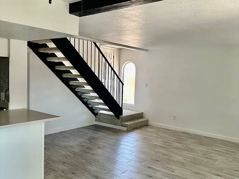 1504 E Indianola Ave — Photo 9