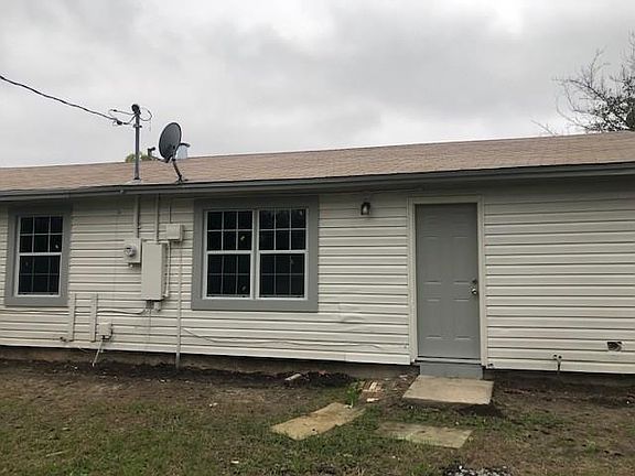 4th image of 812 Renfro Dr