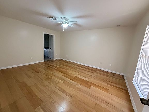 4th image of 3925 22nd St W