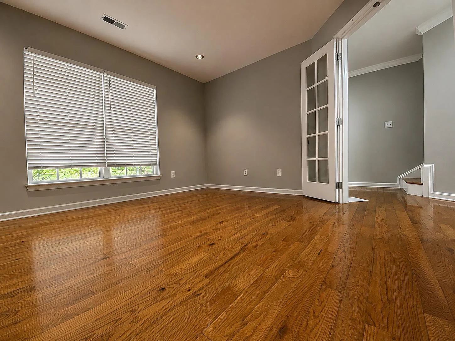 3 bed, 2.5 bath, 1900 sqft, $2,999 — Photo 4