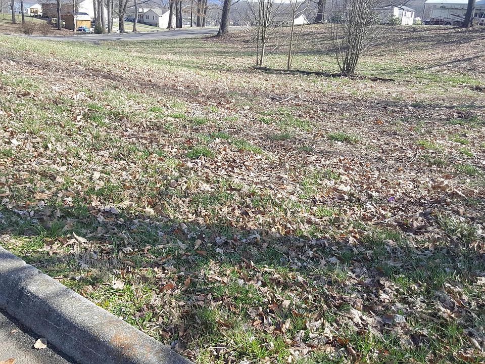 1st image of 293 Lauren Dr
