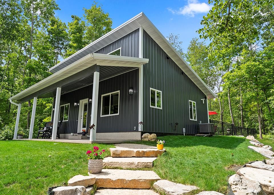 1st image of 5811 Lavender Ln