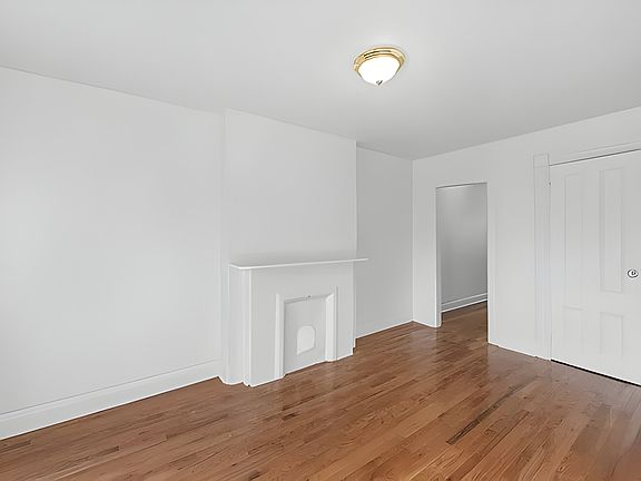 4th image of 450 Jefferson Ave APT 2