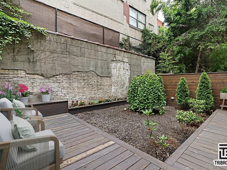 62-07 Catalpa Ave #1E — Photo 1