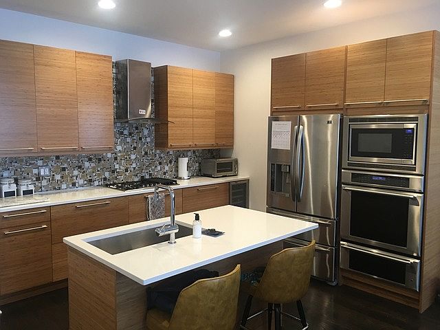 1st image of 922 N Hermitage Ave #2