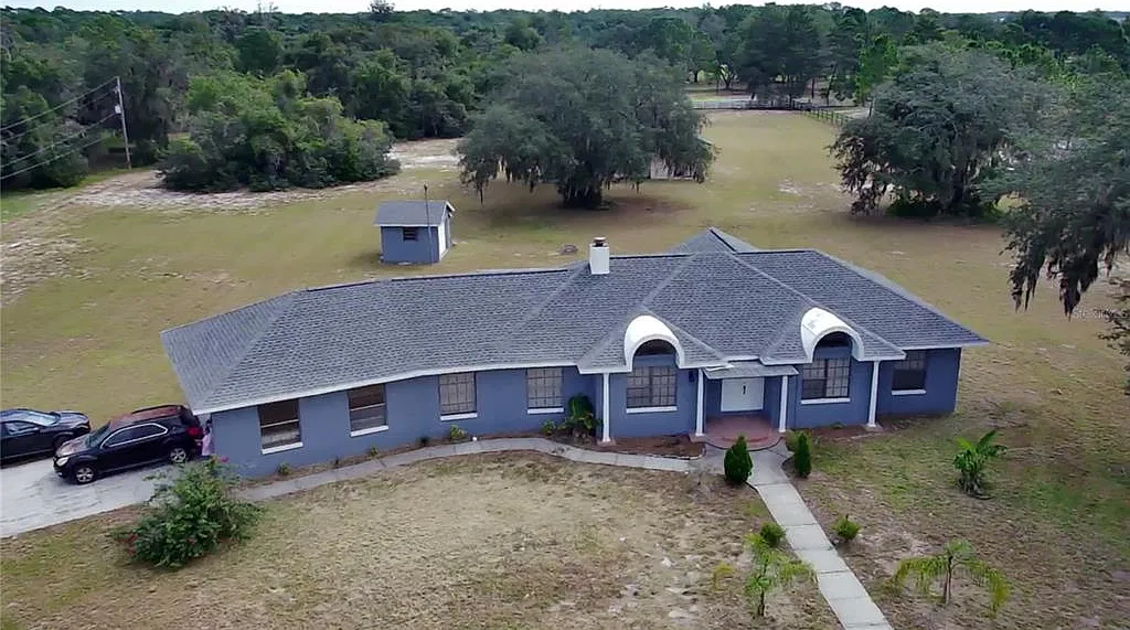 4 bed, 3.0 bath, 2485 sqft, $3,500 — Photo 2