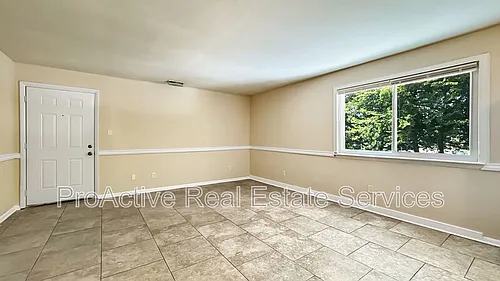 312 Ashlawn Dr #6 Photo 1