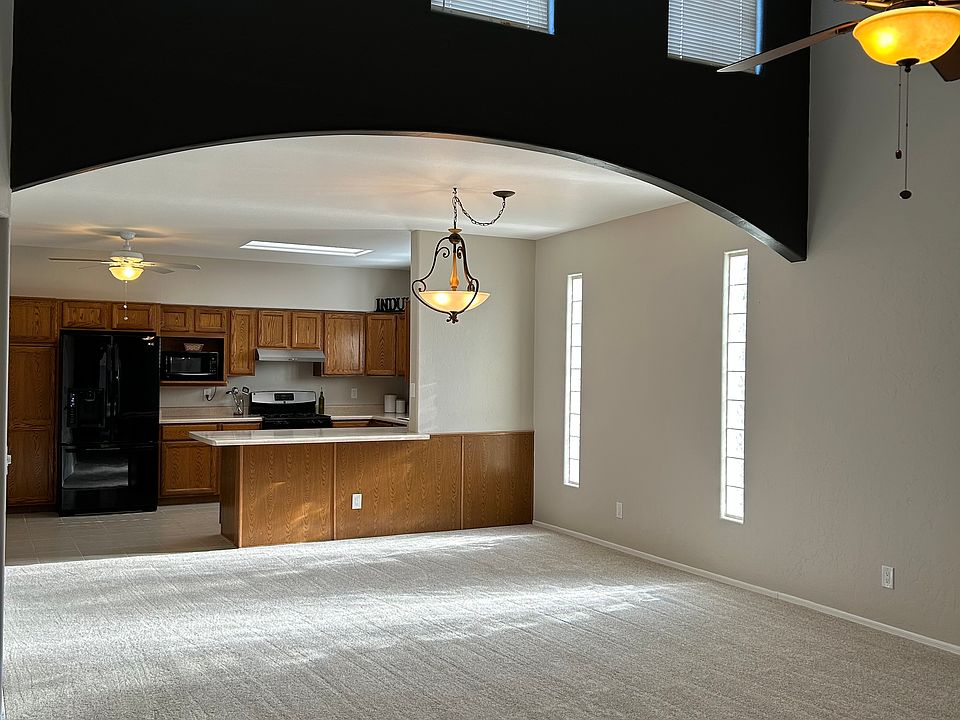Living Rm Dining Rm & Kitchen