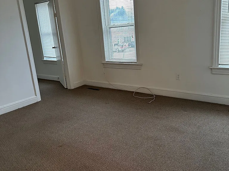 17 Main St S #2 — Photo 7
