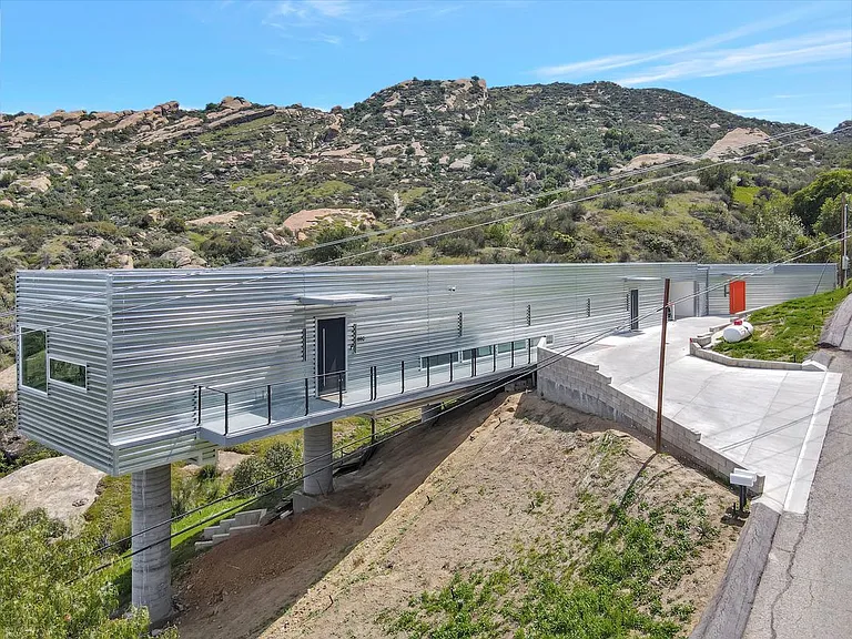 990 Alta Vista Rd — Photo 39