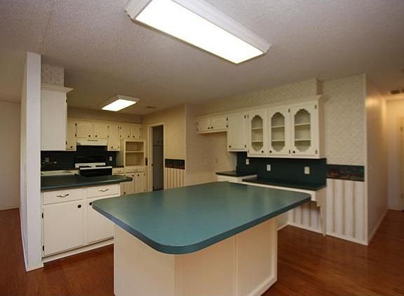 5th image of 785 County Street 2934