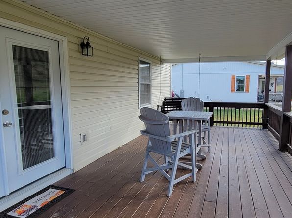 231 Pleasant Colony Dr, Evans, WV 25241
