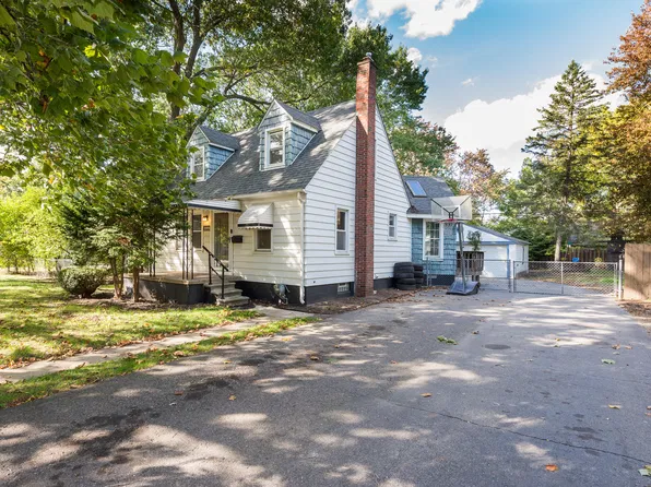 31978 Pierce St, Garden City, MI 48135