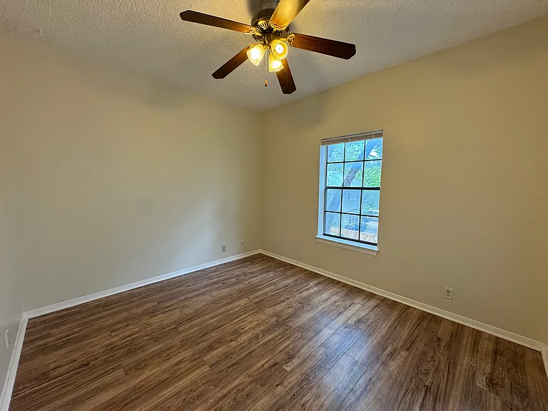 203 E 31st St #204 — Photo 15