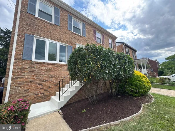 19 E Myrtle St #A, Alexandria, VA 22301