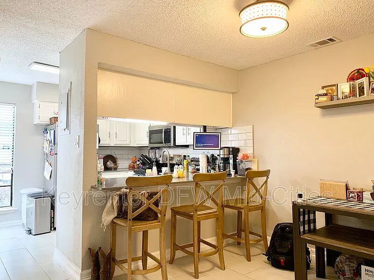 2623 Piedras Dr — Photo 4