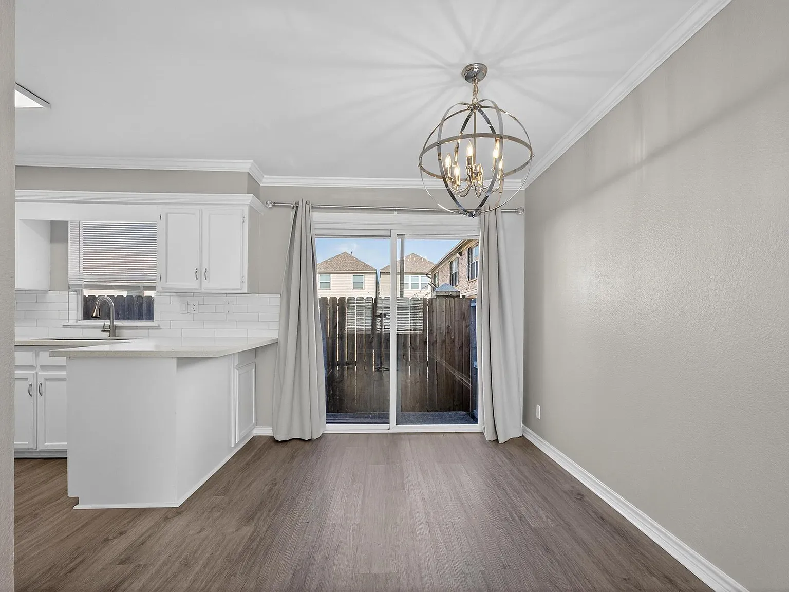 2 bed, 1.5 bath, 1068 sqft, $1,600 — Photo 4