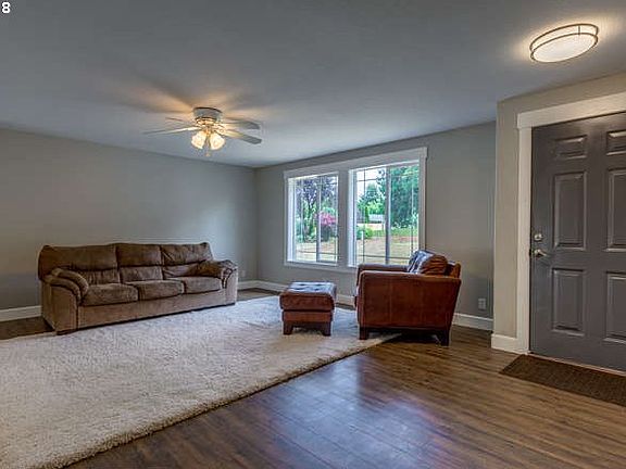 4th image of 212 S Johnson Dr