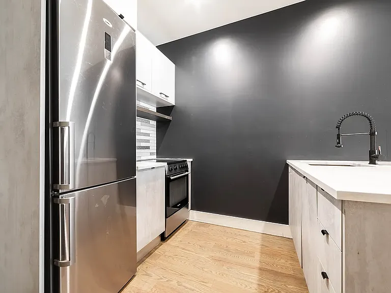 806 Saint Johns Pl #1E — Photo 4