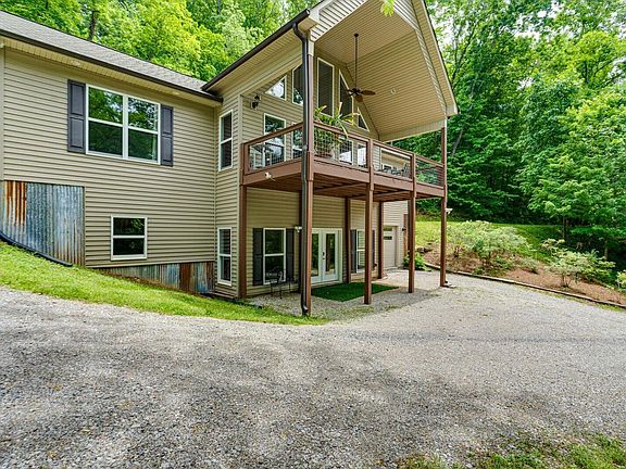 5th image of 3150 Plaza Cir