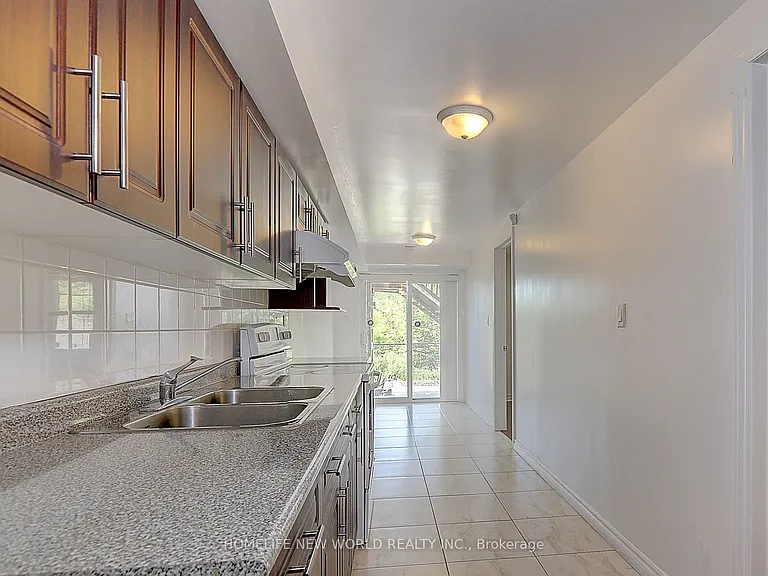 31 Voysey Way #BASEMENT — Photo 3