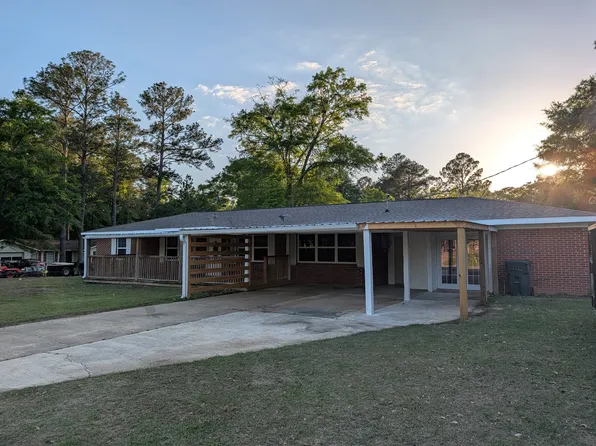 446 Timbers Dr, Dothan, AL 36301