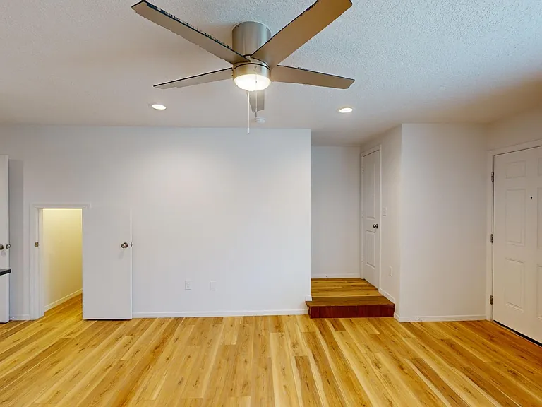 2 Bed Contemporary Town Homes in Fantastic North Valley Community — Photo 23